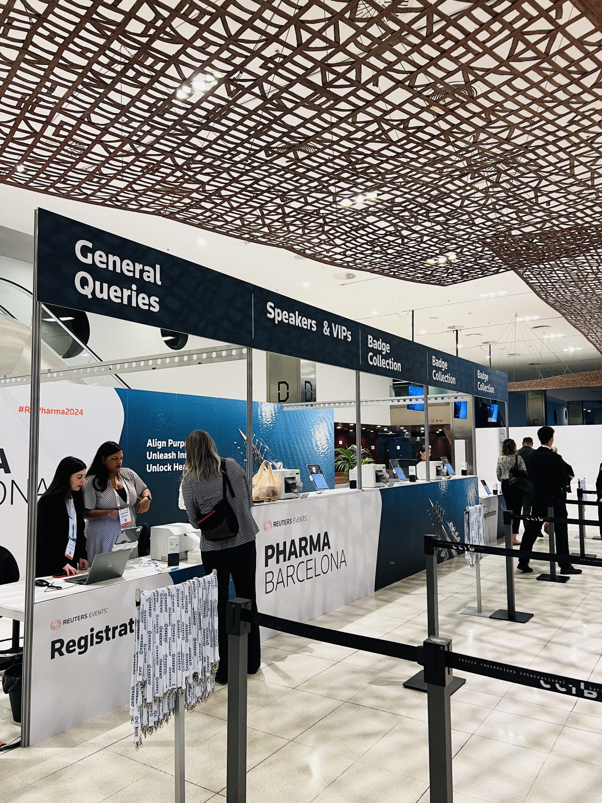 Attendees checking in at Pharma Barcelona registration booth