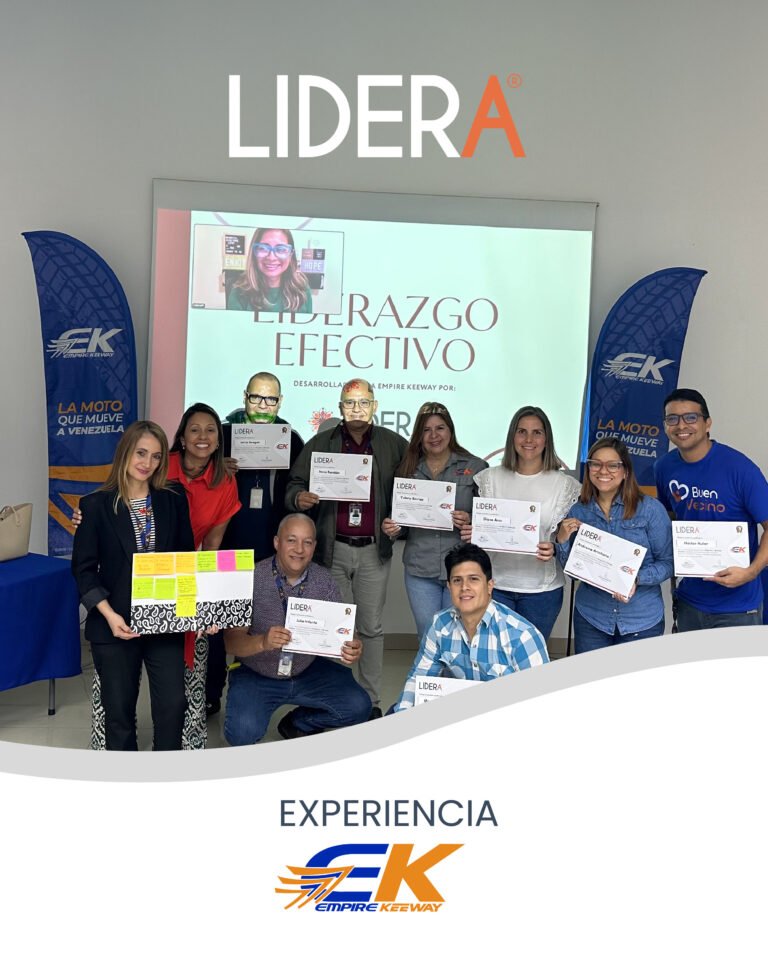 Participantes de Empire Keeway con certificados del programa de Liderazgo Efectivo